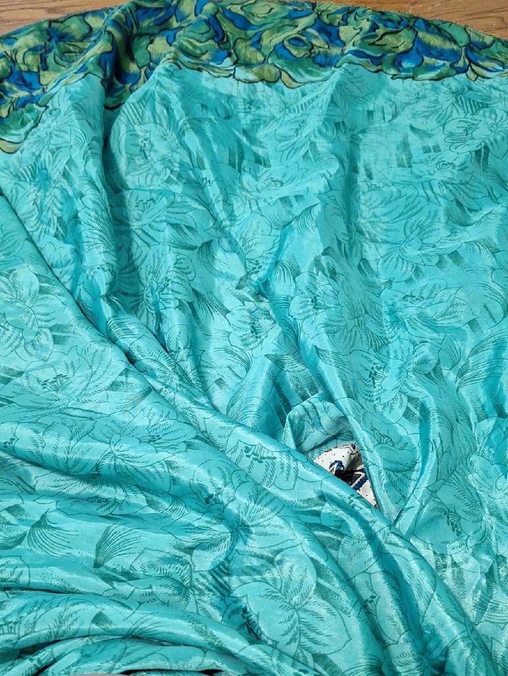 Earthbound Trading 100% Silk Wrap Midi Skirt Size Small Medium Boho Festival - Picture 8 of 8